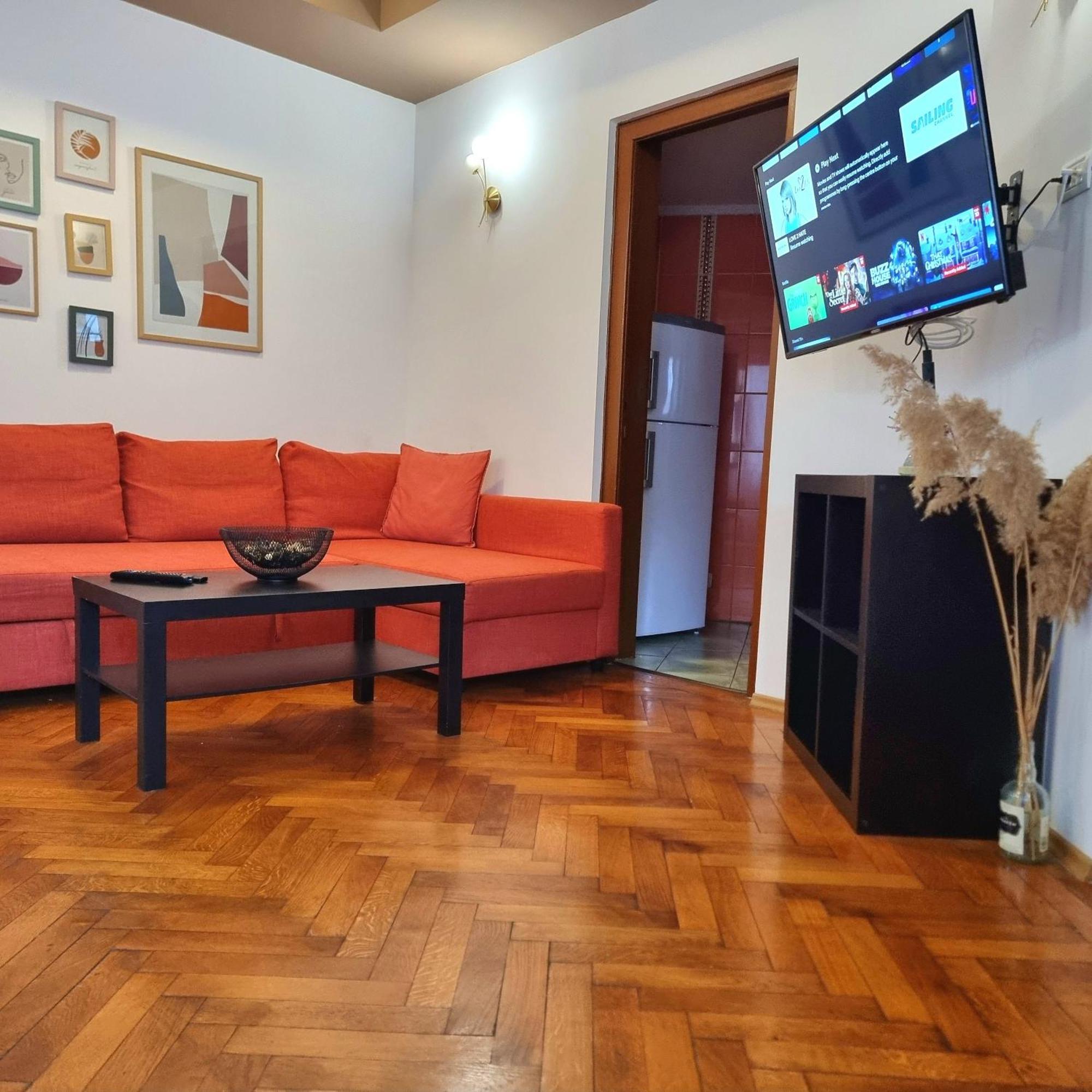 Peaceful Getaway - Generous 3-Bedroom Sanctuary - Close To Historic Old Town Bucarest Extérieur photo